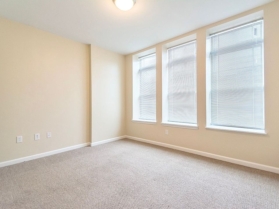 Tenth & College Horizons Apartments photo 10