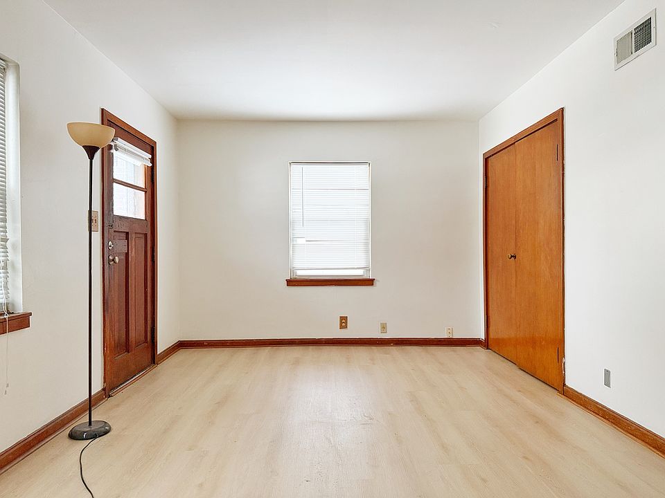 1341 E Illinois St #1341