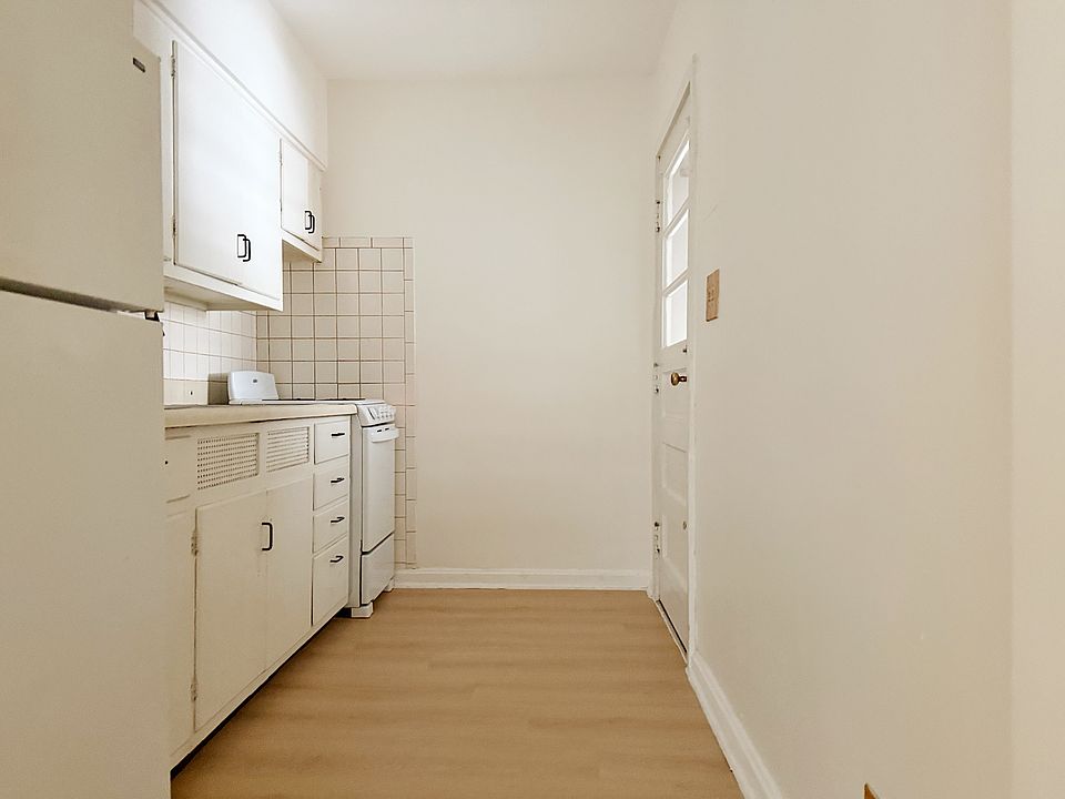 1341 E Illinois St #1341 photo 3