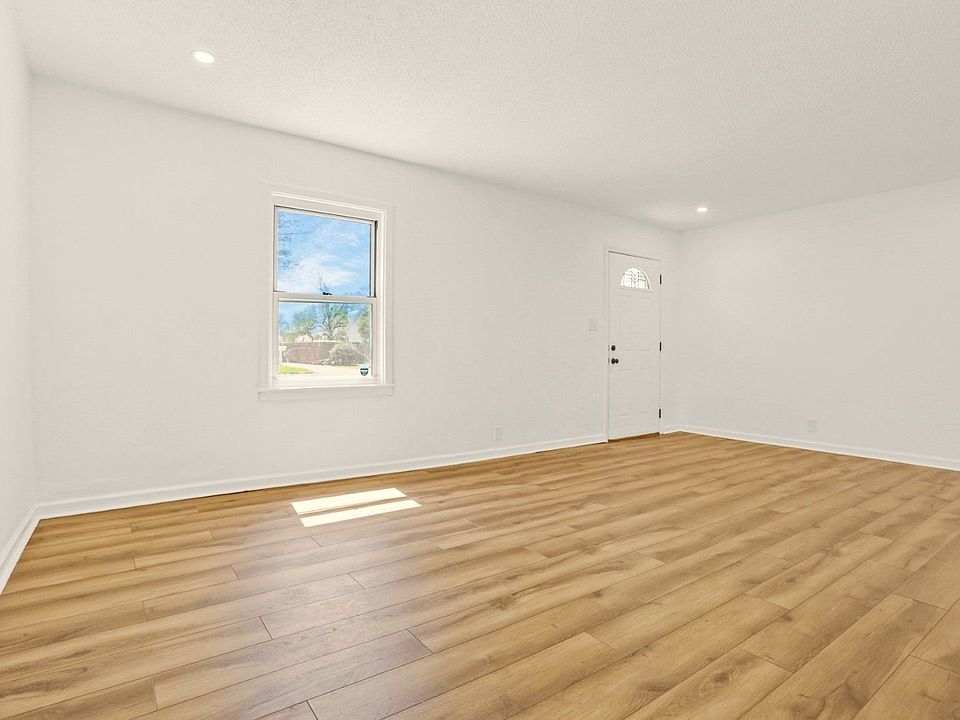 1606 Cass Ave photo 3
