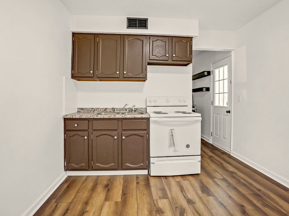 1606 Cass Ave photo 8