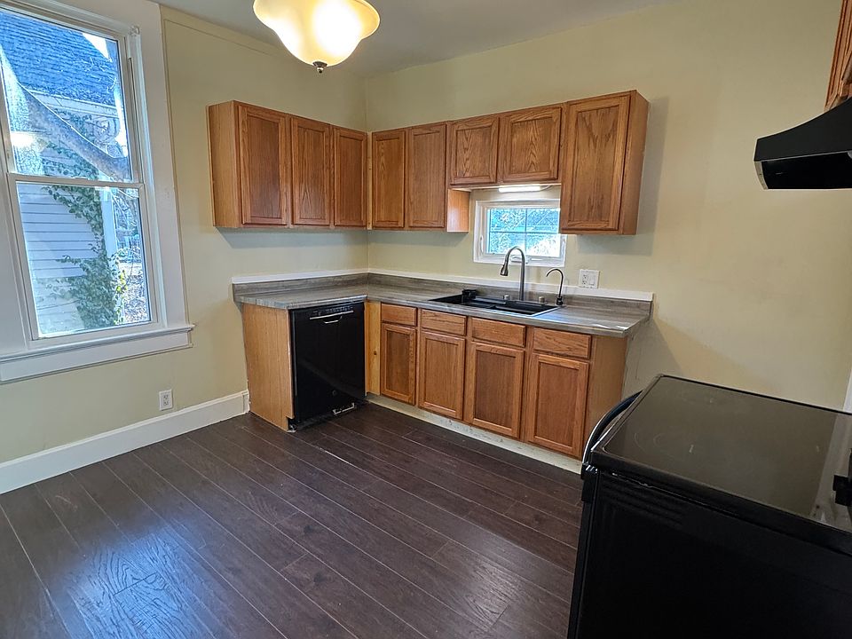 1703 S Garvin St photo 2