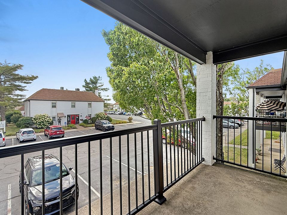 5560 E Virginia St photo 3