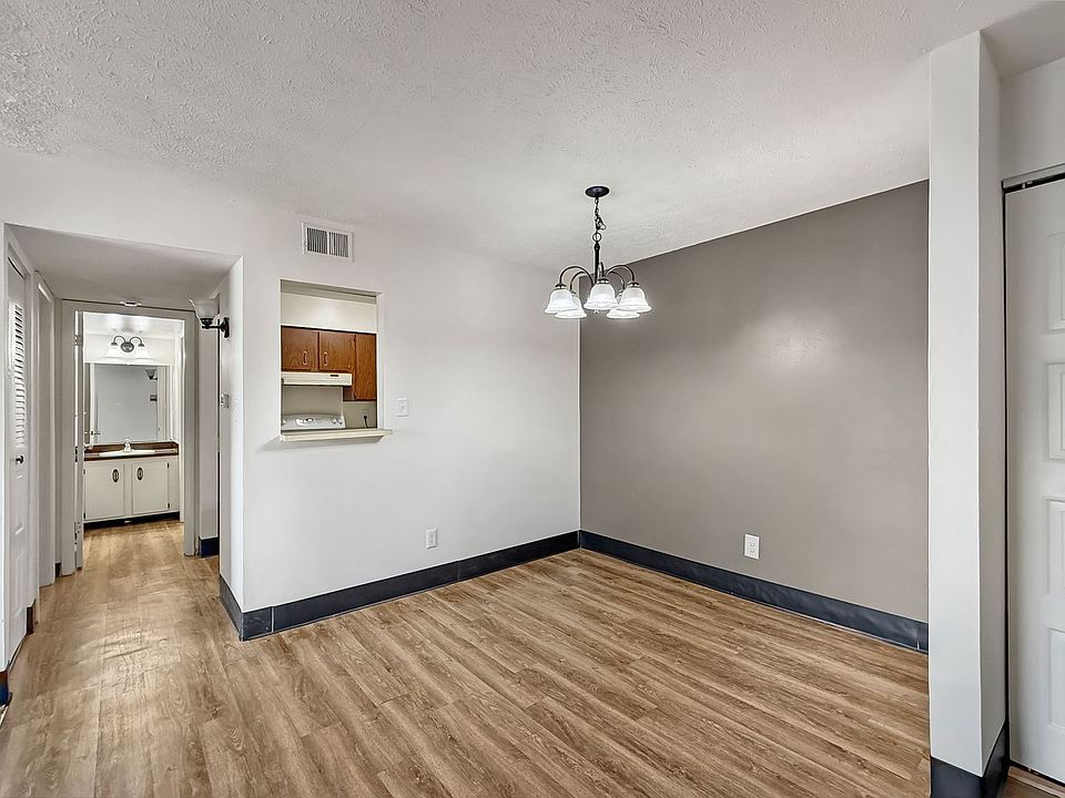 5560 E Virginia St photo 9