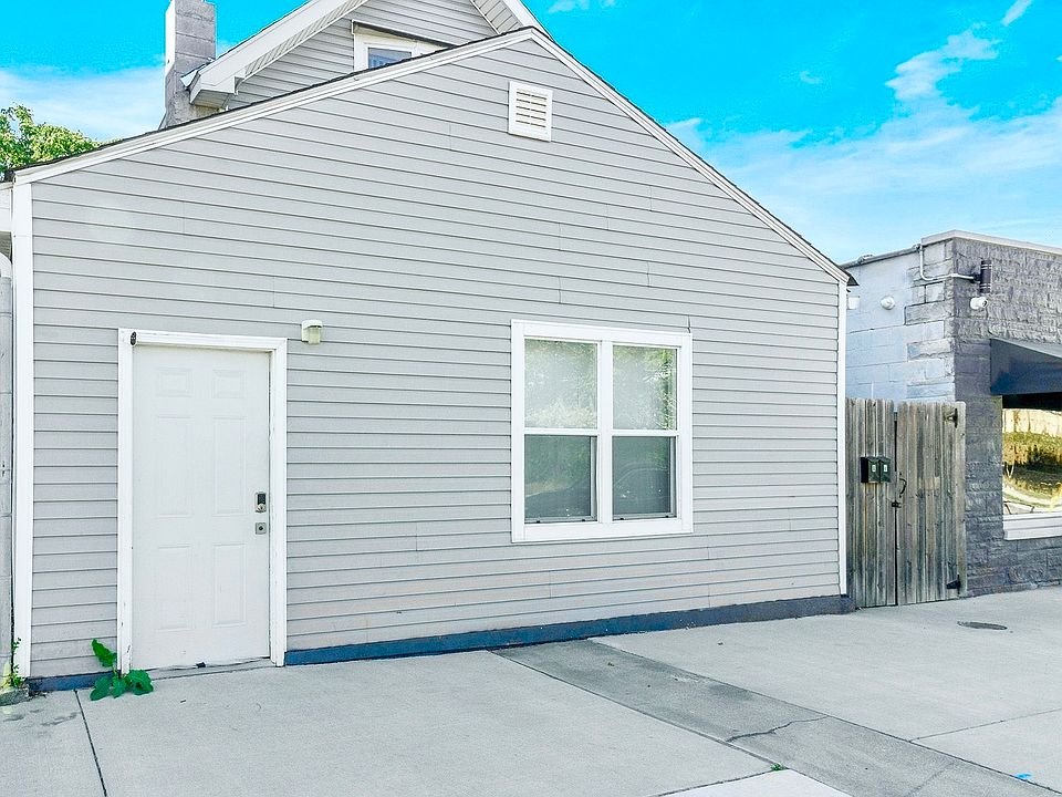 1122 S Meridian St Unit B photo 1