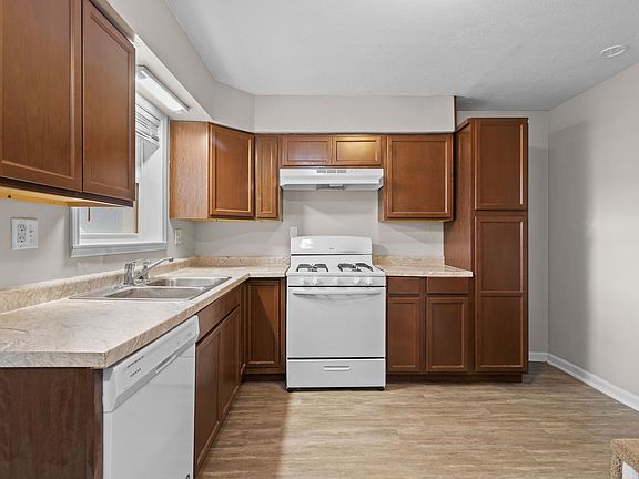 1122 S Meridian St Unit B photo 4