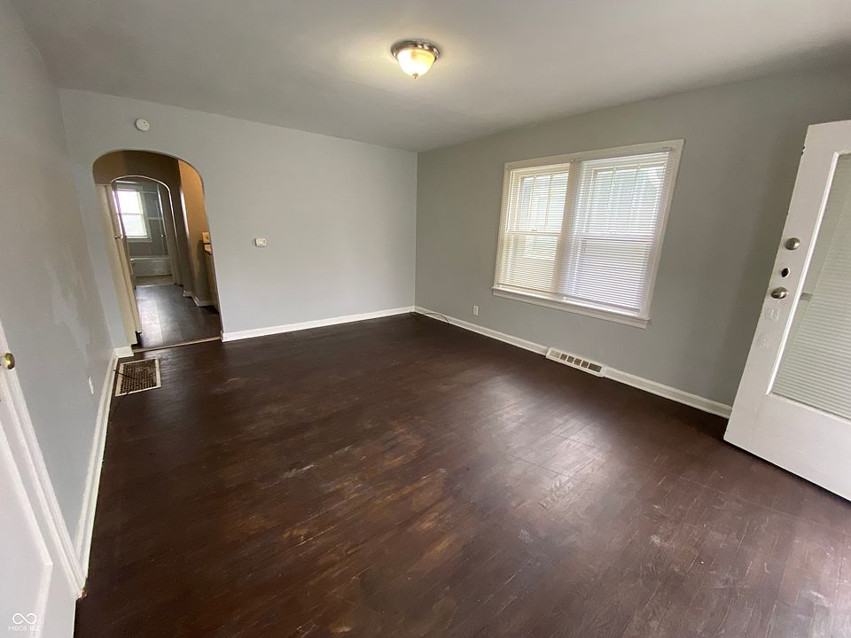 1308 N Chester Ave photo 3