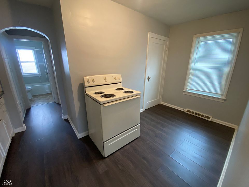1308 N Chester Ave photo 4