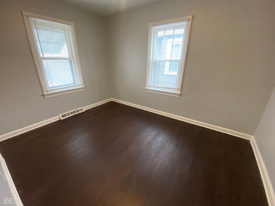 1308 N Chester Ave photo 6