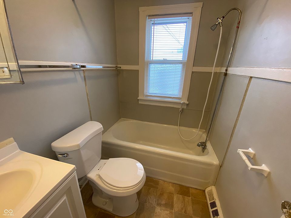 1308 N Chester Ave photo 8