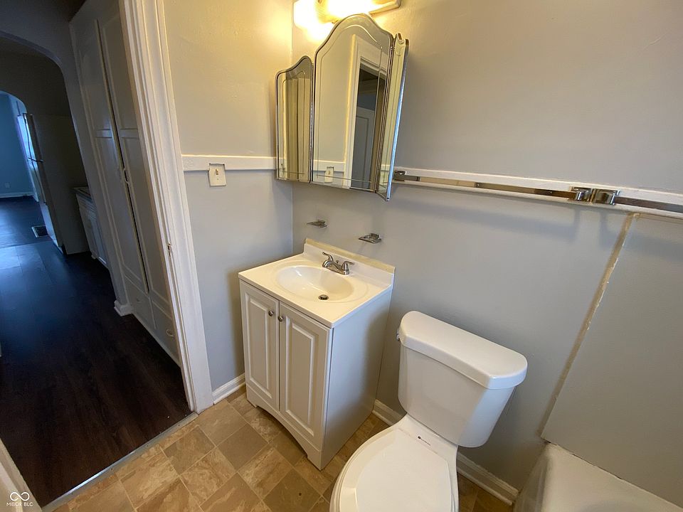 1308 N Chester Ave photo 9
