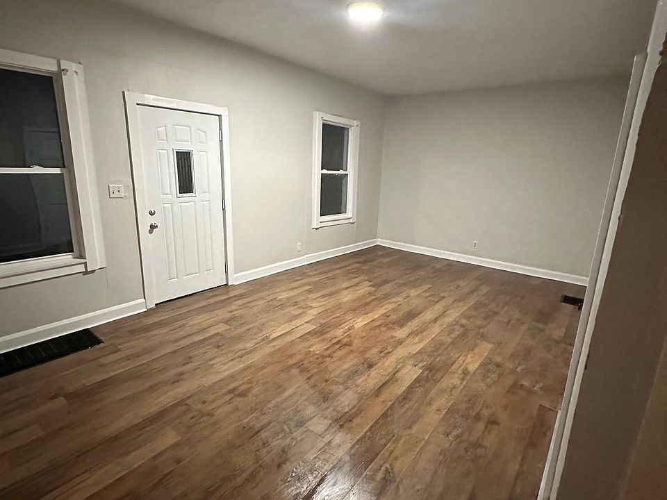 1513 Lawton Ave photo 1