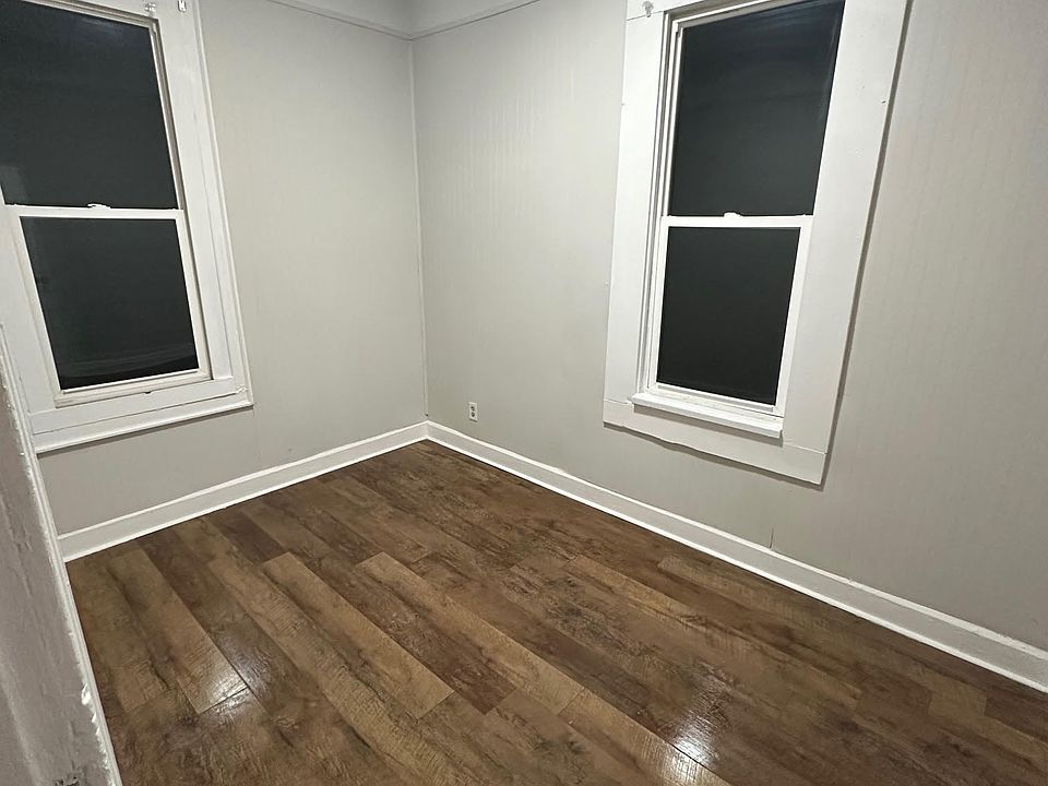 1513 Lawton Ave photo 10
