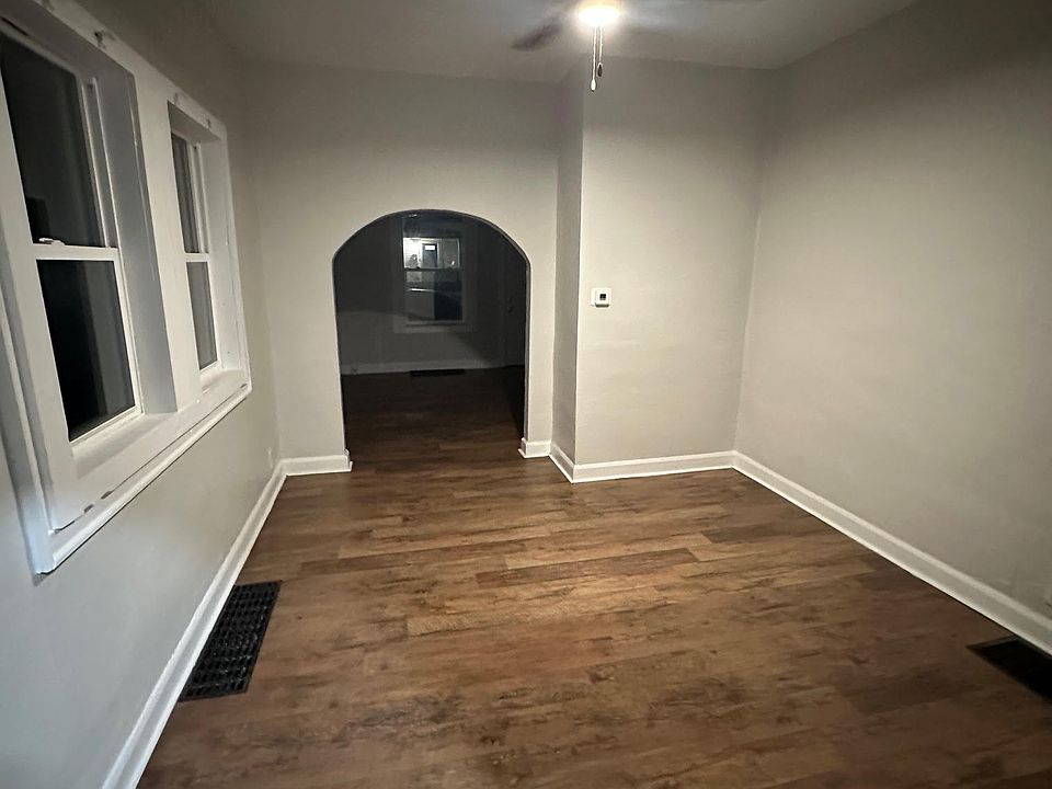 1513 Lawton Ave photo 8