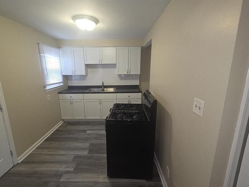 1519 W 28th St photo 3