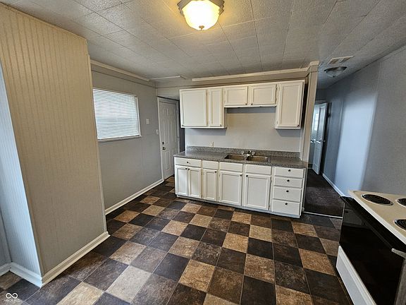 2020 Adams St photo 3