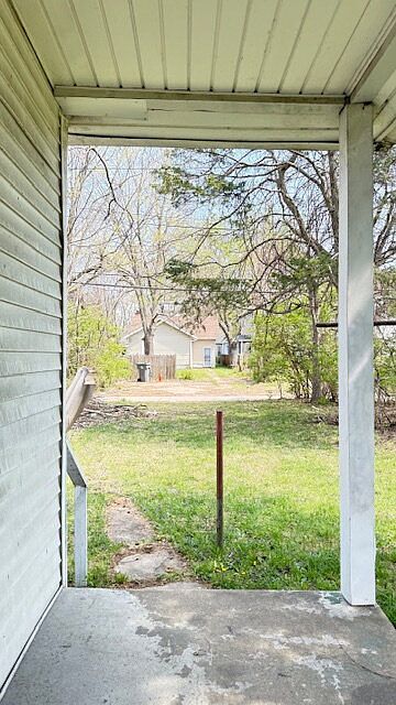 3019 Boulevard Pl photo 2