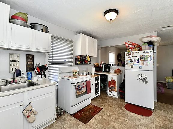 3142 N Euclid Ave photo 4