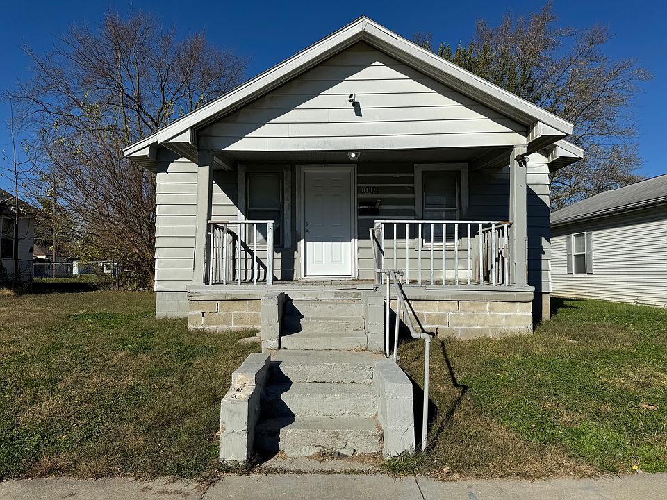 1004 E Dixon St photo 1