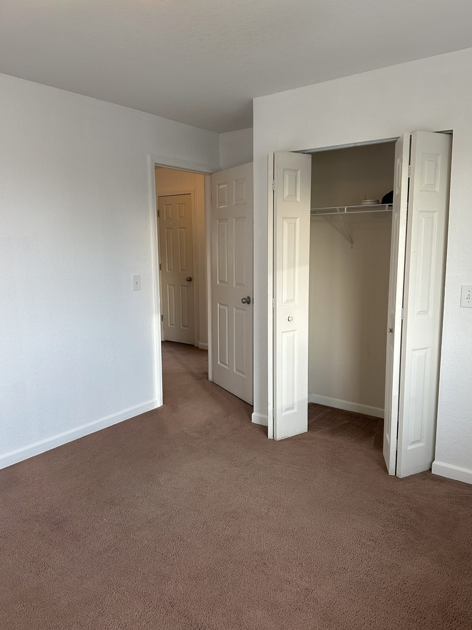 1005 N Lincoln St photo 6