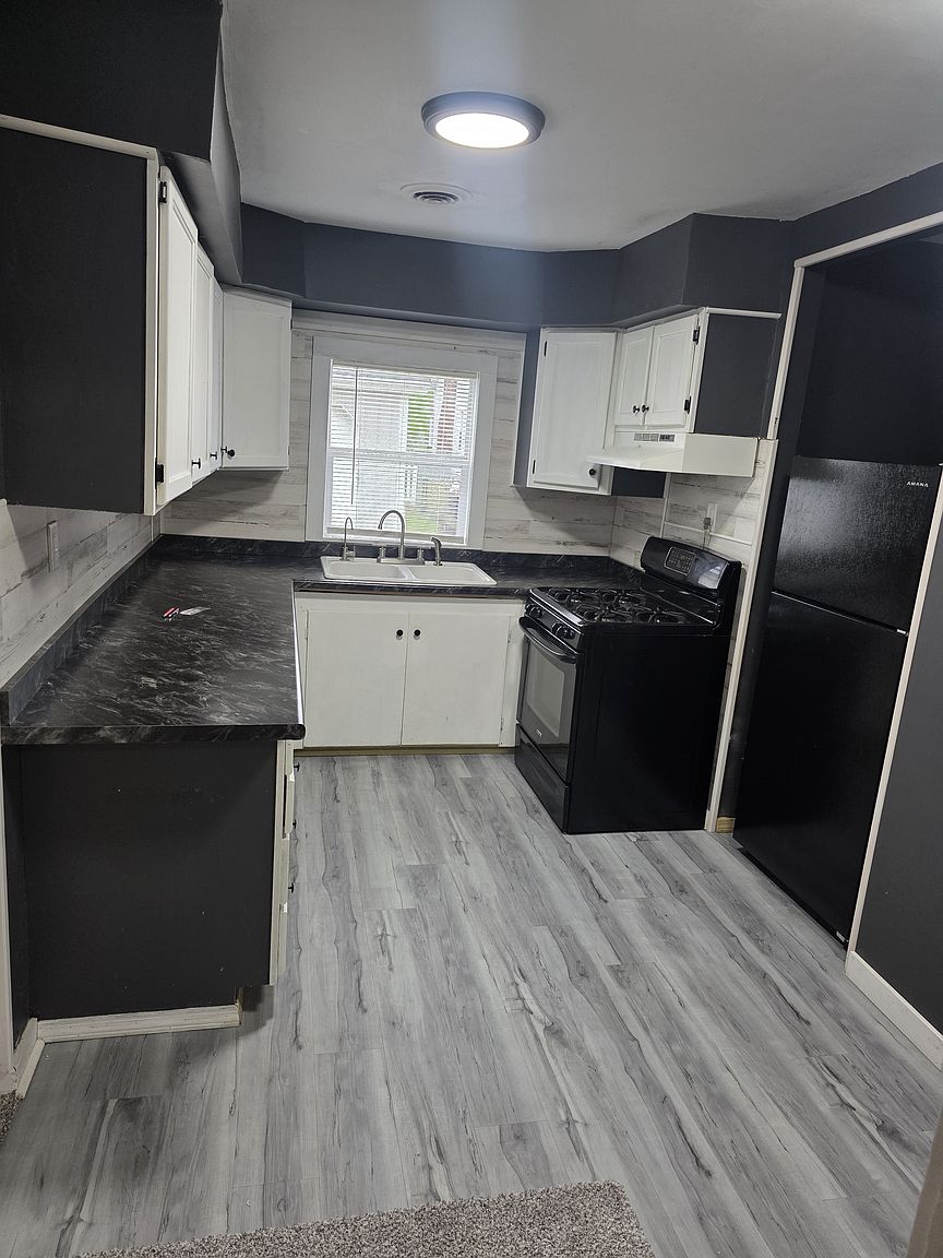 60 N Godfroy St photo 11