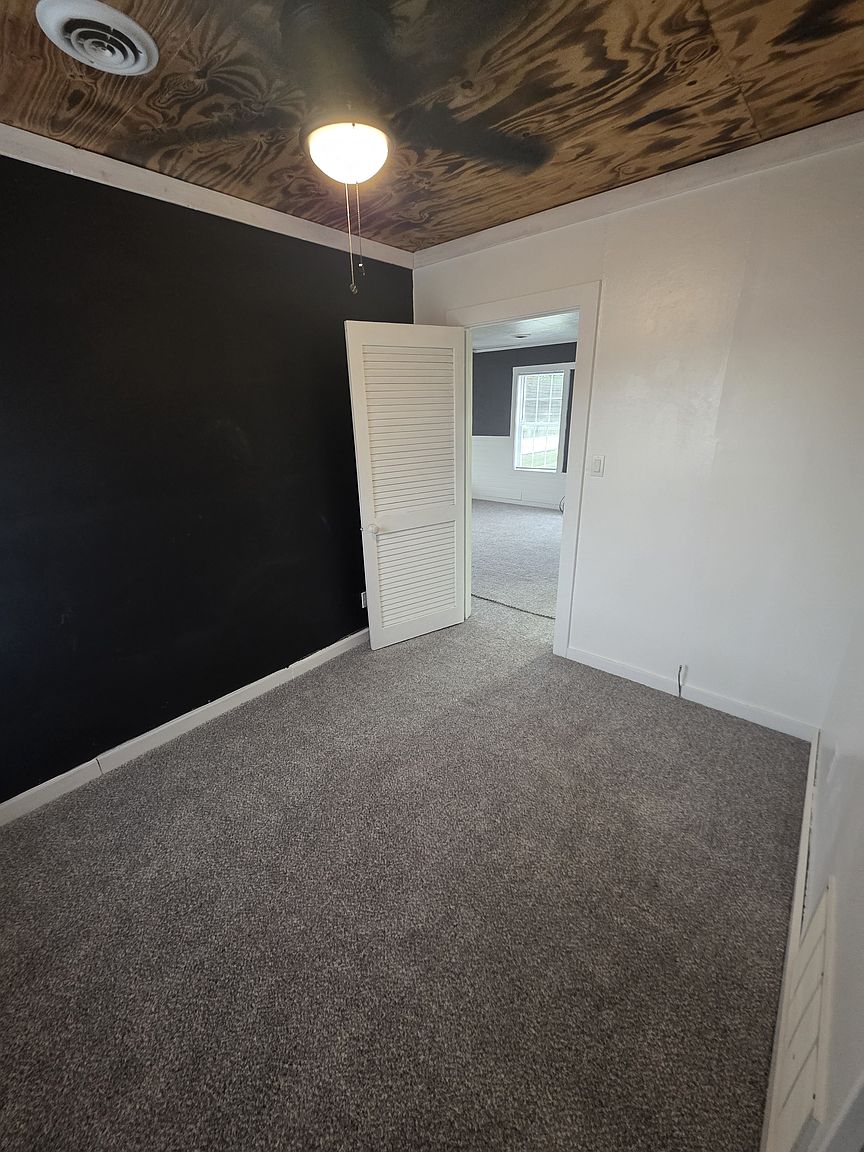 60 N Godfroy St photo 8